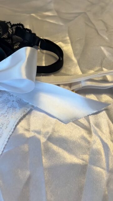 Meil on rÔÔm teatada, et lisasime oma kodulehele esimesed kolm stringipaari đ„ kĂ”ik lipsud on lihtsa liigutusega Ă€ravĂ”etavad đ
Stringide nimedeks said ladinakeelsed kaslaste nimetused đŠ
Me oleme nii Ă”nnelikud - unistused tĂ€ituvad đ„°
Link bios.
#Stringid #aluspesu #pesu #rakmed