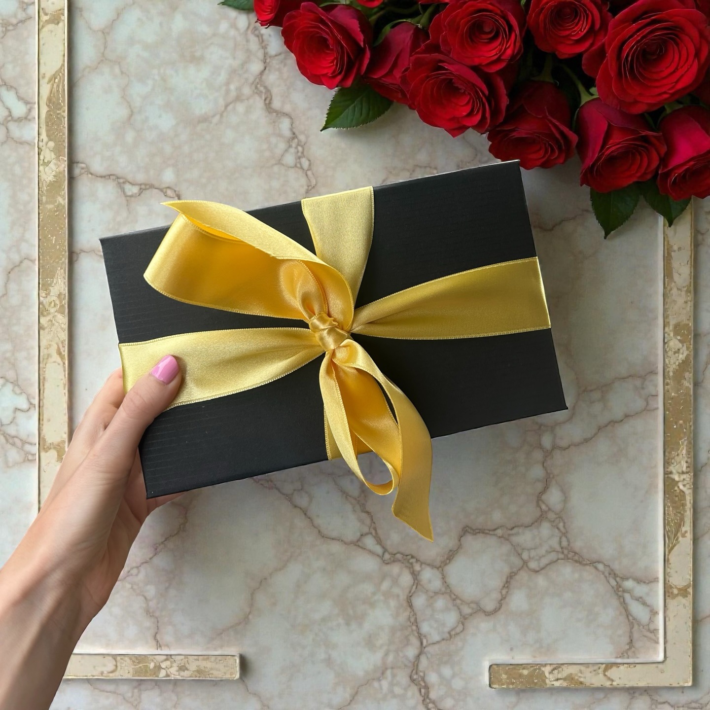 Kingitus nii kingisaajale kui kinkijale 🤫
Kõik tellimused pakitakse kingituseks, et saaksid oma kallimale kohe üle anda 🔥
Link bios.